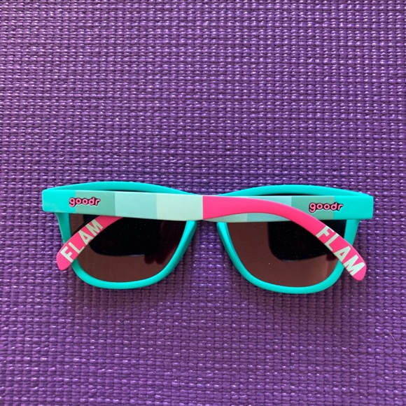 Stylish and Fun goodr Sunglasses in Turquoise  w/White and Pink Accents - Picture 3 of 8